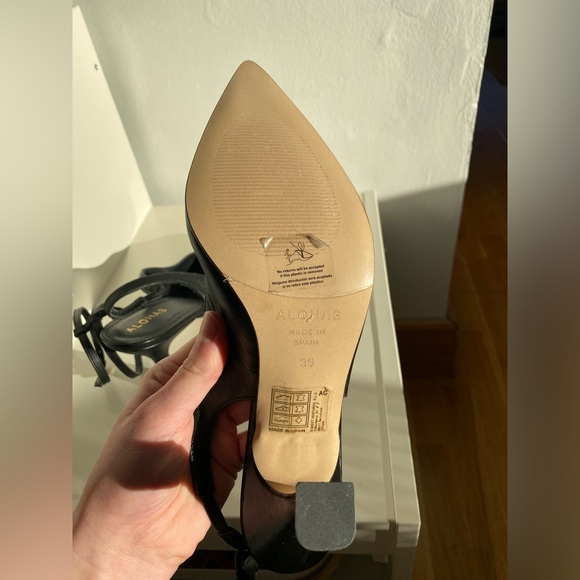 SOLD Alohas Louise heels - Picture 5 of 6